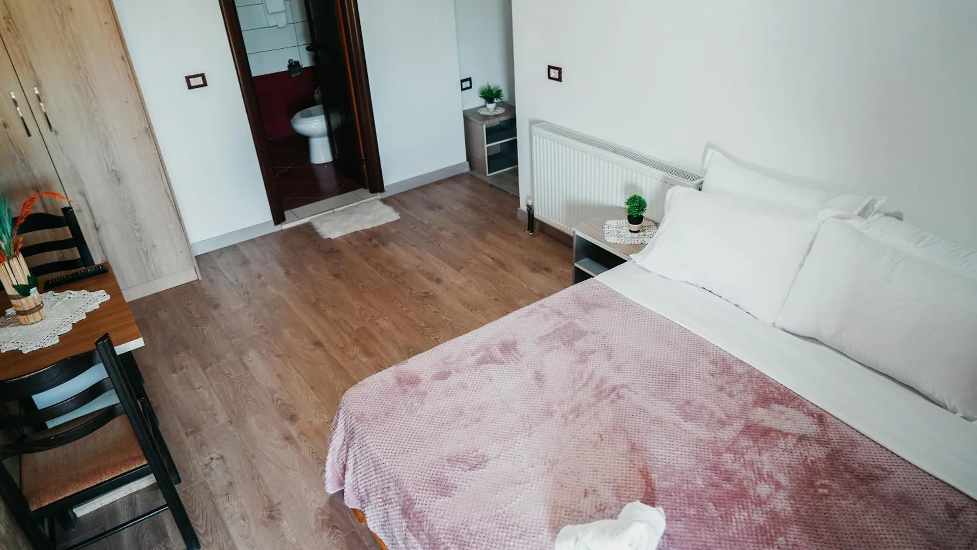 Bujtina Anlu Hotel Nepravishte Albanien