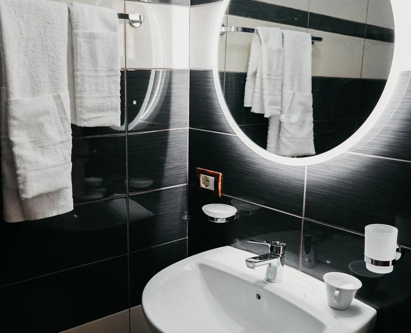 Bujtina Anlu Hotel Nepravishte